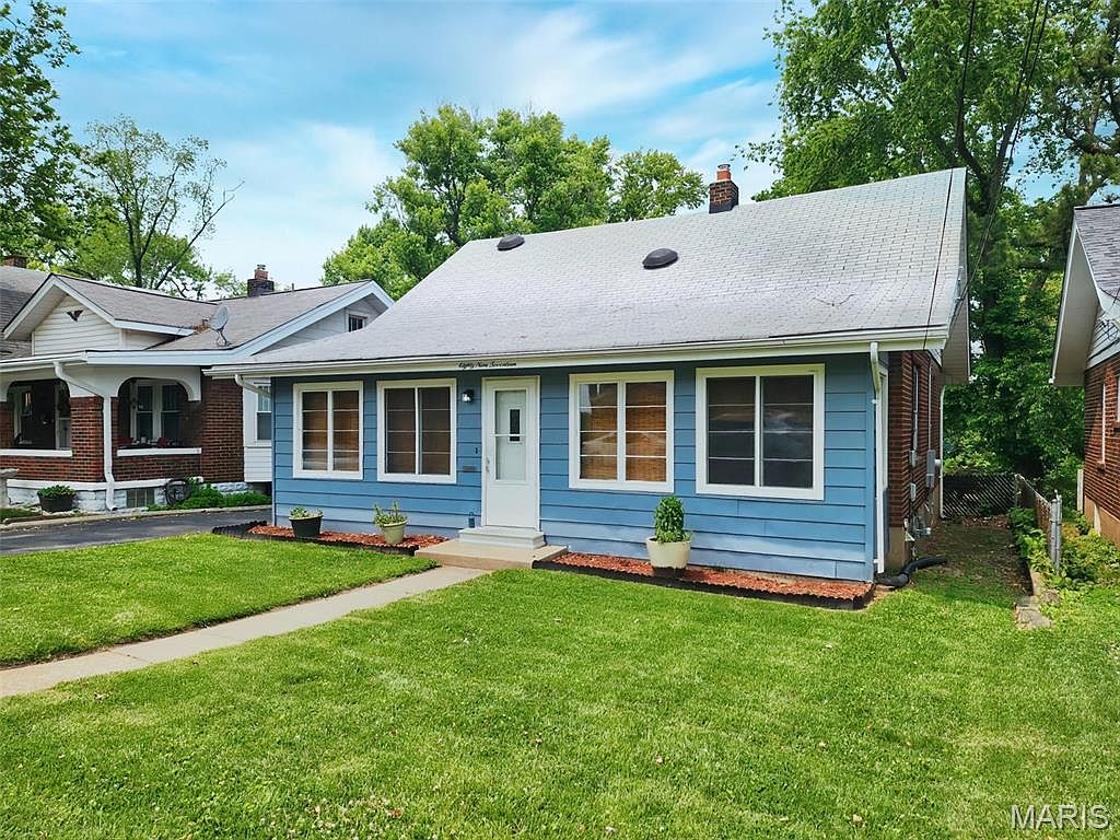 8917 Forest Ave, Saint Louis, MO 63114 | Zillow