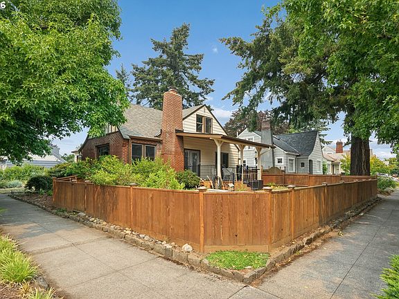 2nd image of 5735 NE Klickitat St