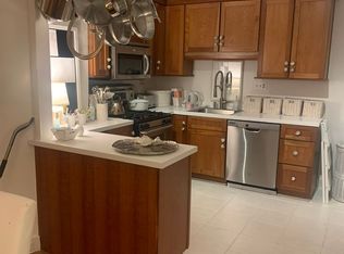 927 1/2 Saint James St, Pittsburgh, PA 15232