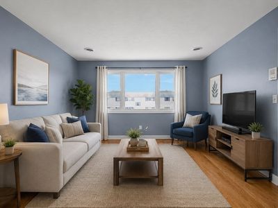 135 Vale St APT 16, Fall River, MA, 02724