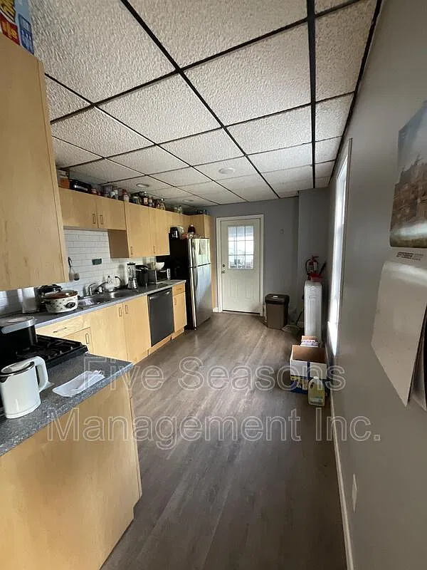 311 S Union St — Photo 2