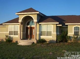 1352 County Road 128, Floresville, TX 78114