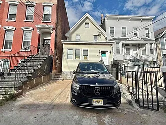 68 Brinkerhoff Street