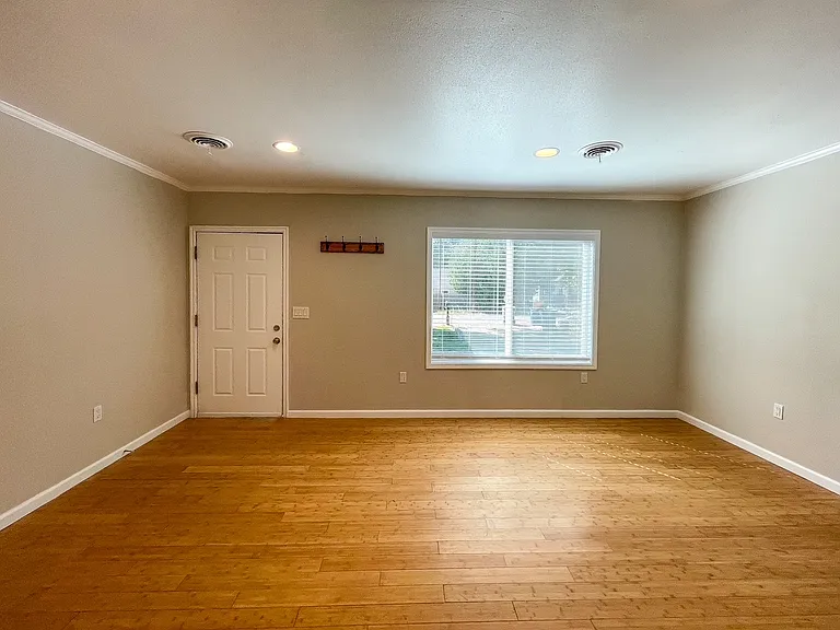 2928 S Leadville Ave — Photo 5