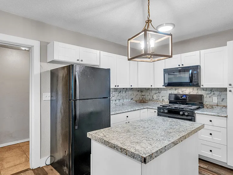 3515 E King Pl — Photo 45