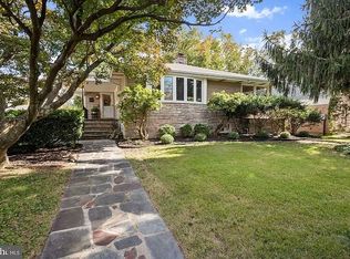 212 Crystal Lake Ave, Audubon, NJ 08106