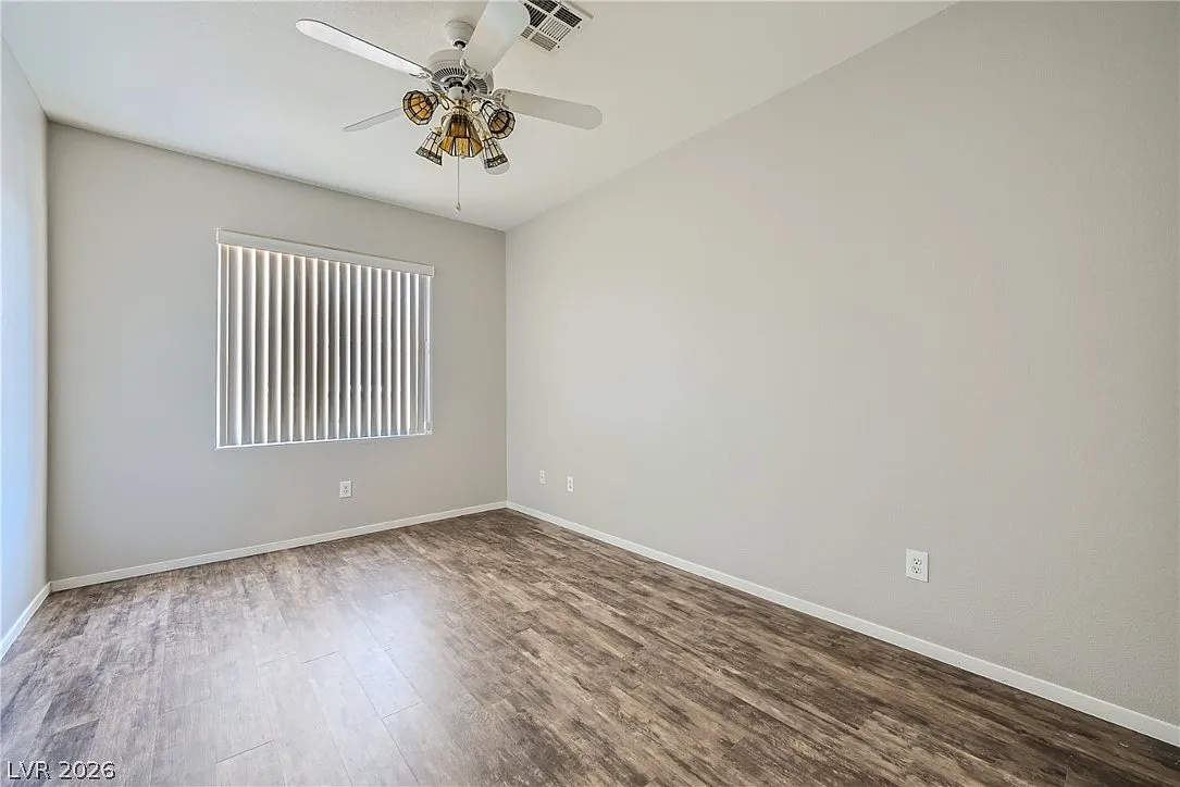 3 bed, 2.5 bath, 1601 sqft, $1,799 — Photo 3