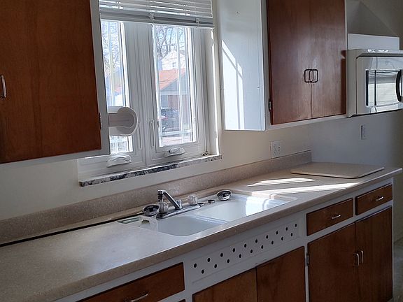 5th image of 3202 Goddard Rd #A