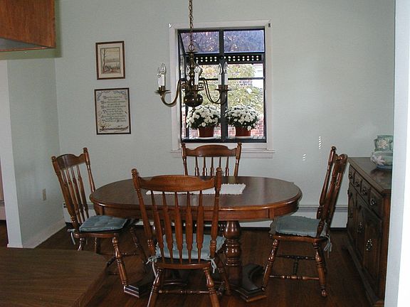 dr w/greenhouse window