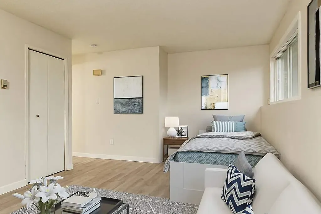Cliff Manor Apartments — Photo 4