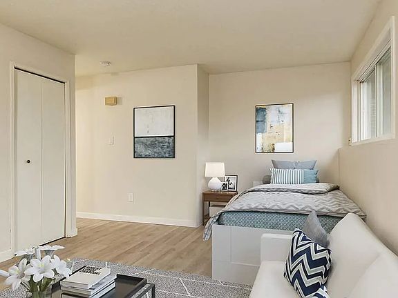 4th image of 5520 51st St #303