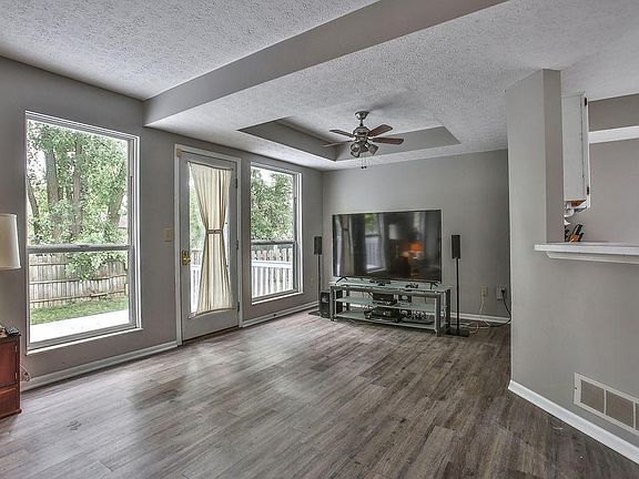 4th image of 1276 Pinnacle Dr