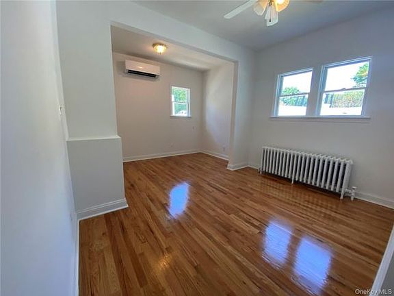 4th image of 9 Nassau Rd Floor 1