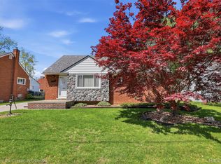 2464 Cornell St, Dearborn, MI 48124