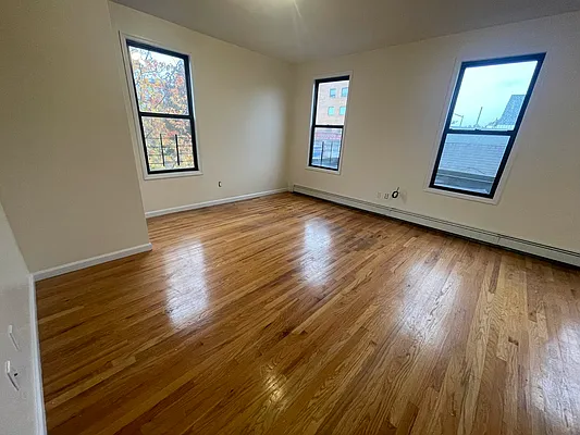 Rented by Metropolis International Realty Inc. | media 6