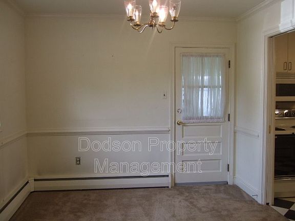 4th image of 9304 Freestone Ave