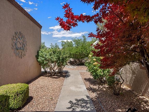 3rd image of 324 La Chamisal Ln NW