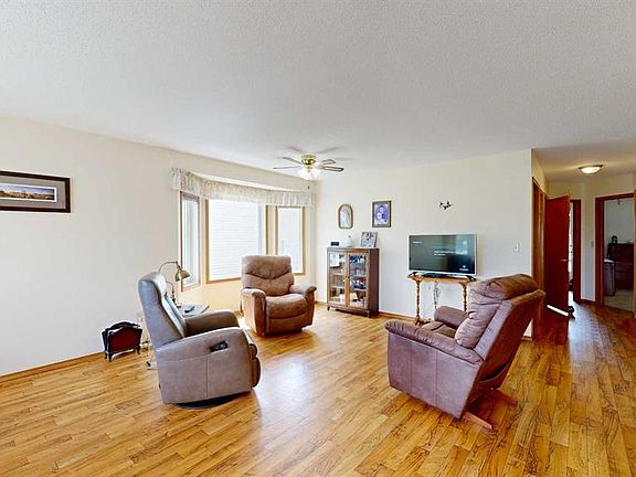 4th image of 3912 E 64th St