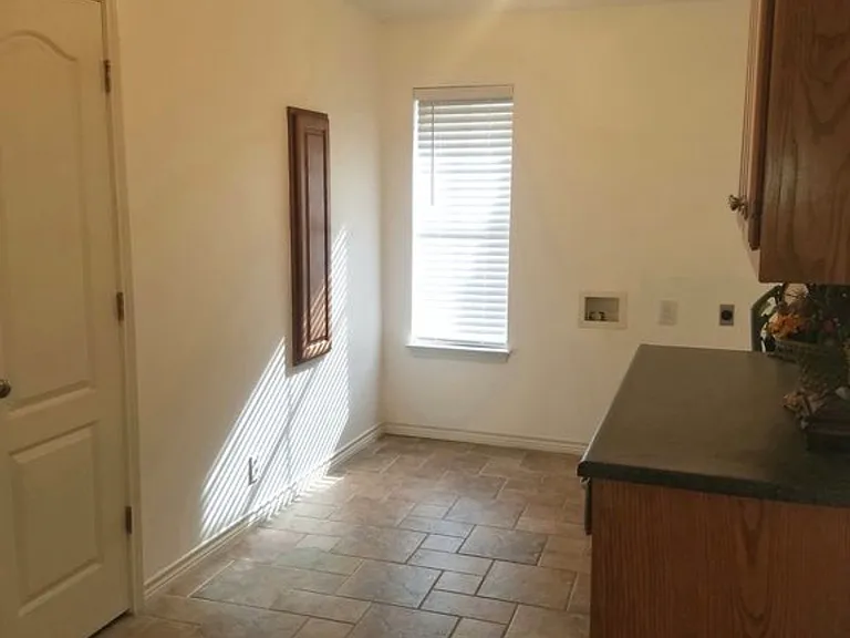 115 Ginger Dr — Photo 9