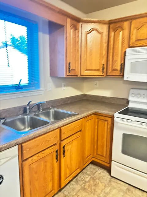 4 bed, 1400 sqft, $1,550 — Photo 3