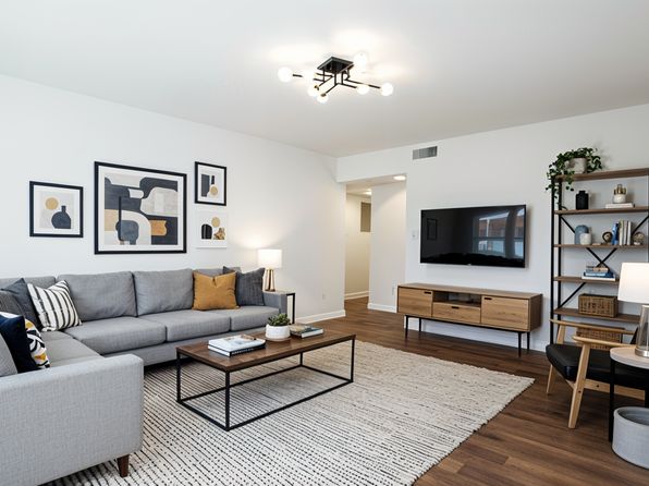 5883 Lone Oak Dr SW #110