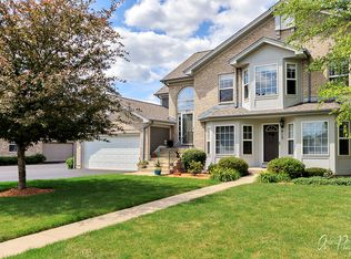 611 Kresswood Dr UNIT E, McHenry, IL 60050