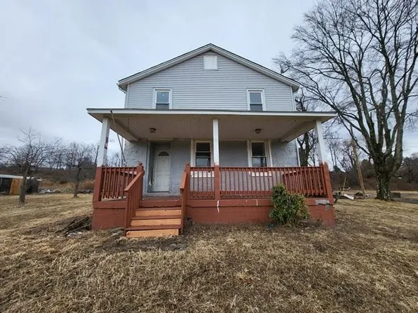 12 Hampton Rd, Marlboro, NY 12542