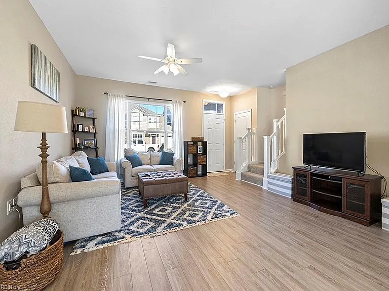 437 Heartfield Dr — Photo 7