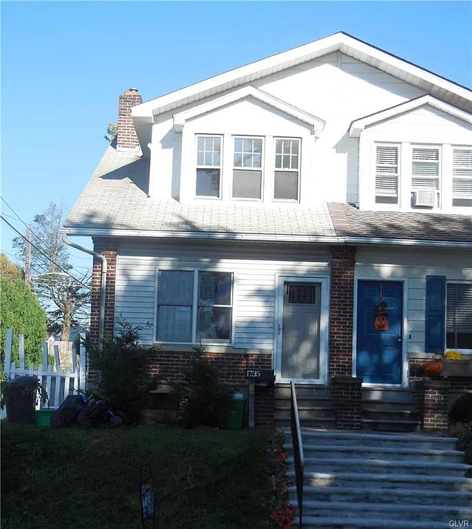 1735 W Highland St photo 1