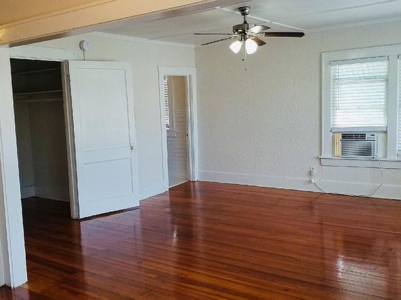 4th image of 236 10th Ave NE APT 6