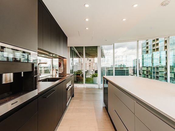 5th image of 1155 Rue De La Montagne #3105