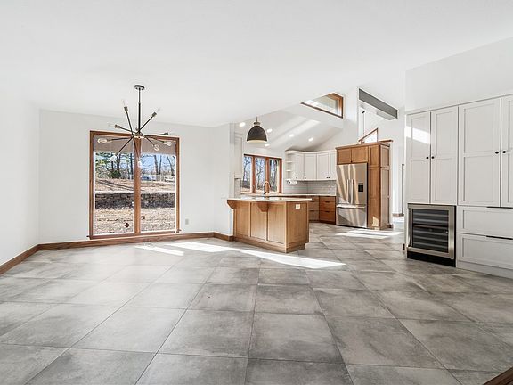 4th image of 109 Betsy Ln