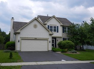 1109 Sandhurst Ln, Carol Stream, IL 60188