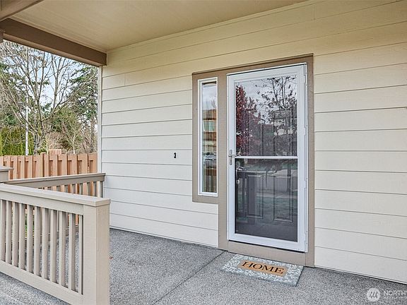 2nd image of 6322 Victoria Avenue SE