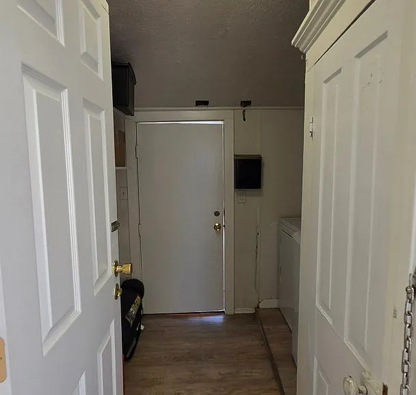 145 N Kealy St — Photo 17
