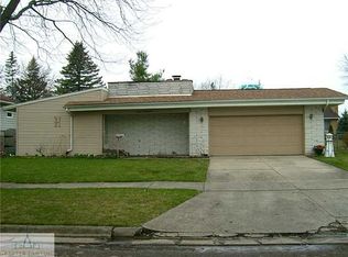 1006 Lincolnshire Dr, Saint Johns, MI