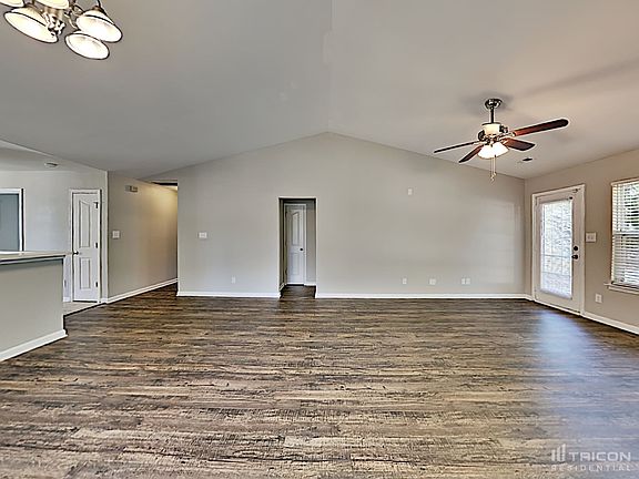5th image of 7804 Sullivans Trace Dr