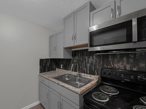 3rd image of 6110 Stover Ave #1