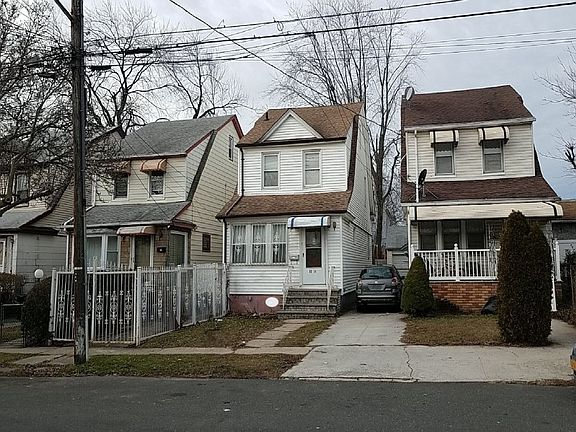 3rd image of 9914 203rd St