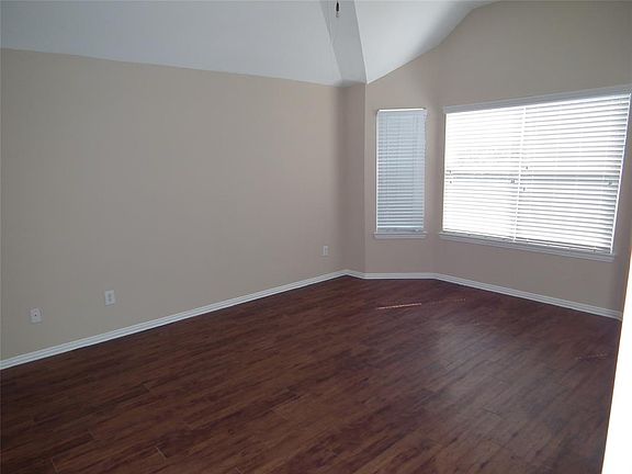 5th image of 4602 Meridian Park Dr