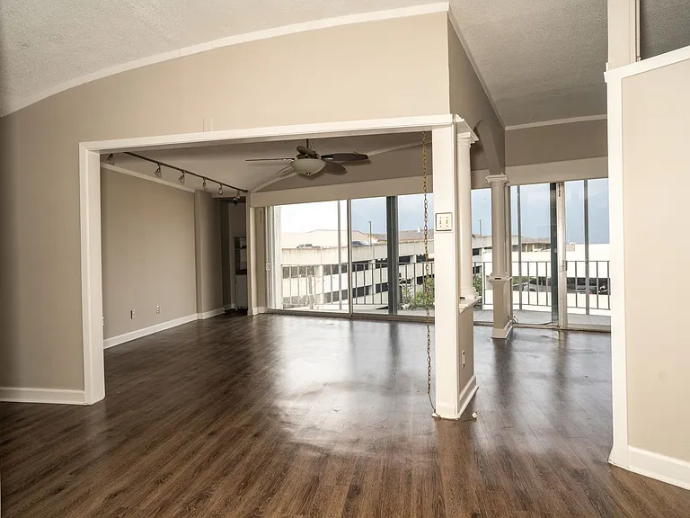 823 S Water St #5F — Photo 5