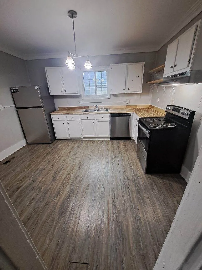 412 North Hawthorne Street - 1 — Photo 3