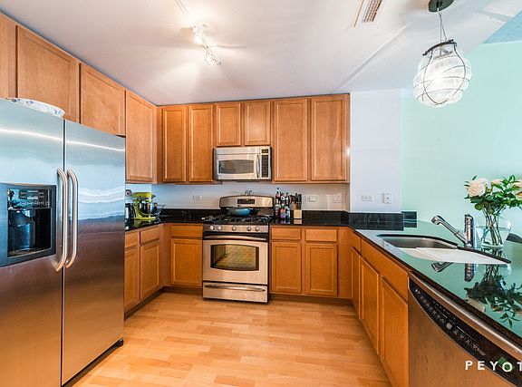 5th image of 845 N Kingsbury St #Gu68