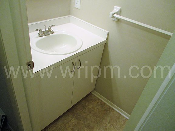 4th image of 7501 Presley Pl APT D
