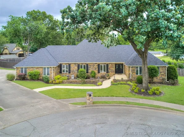 2216 Heidi Ct, Bartlesville, OK 74006
