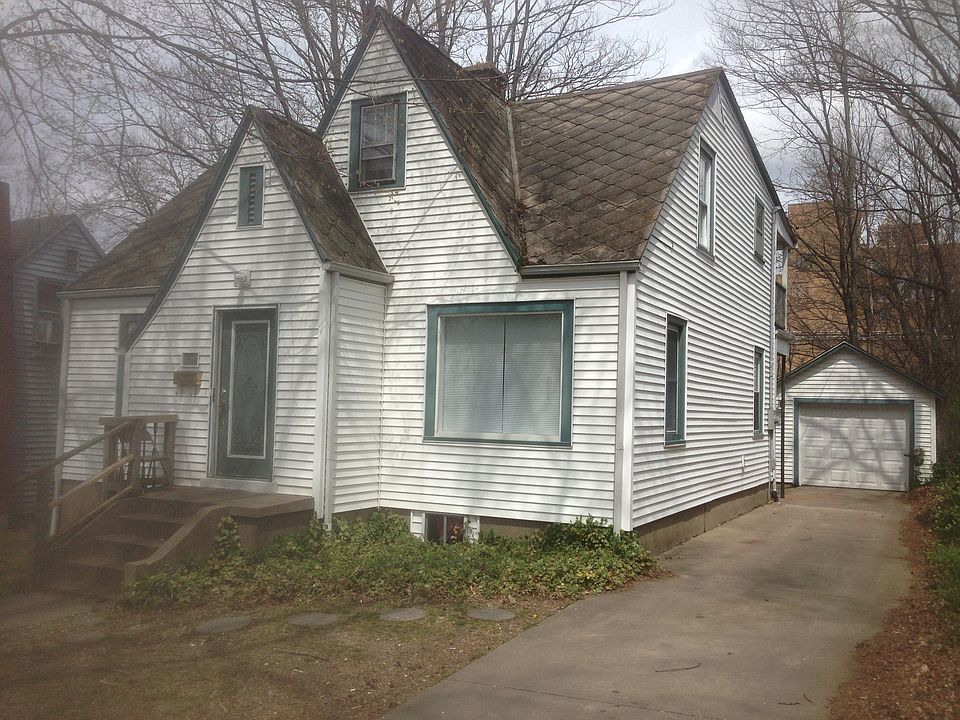2nd image of 1612 Bessie St