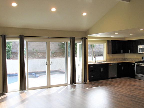 5th image of 28932 Bardell Dr