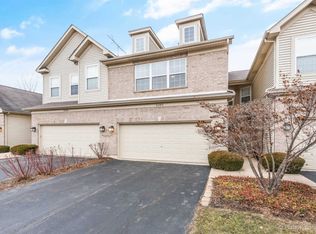 2682 Cobblestone Dr #33C, Crystal Lake, IL 60012