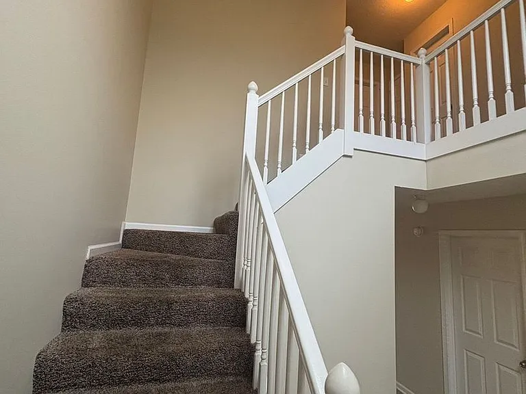 125 Winthrope Ln — Photo 17
