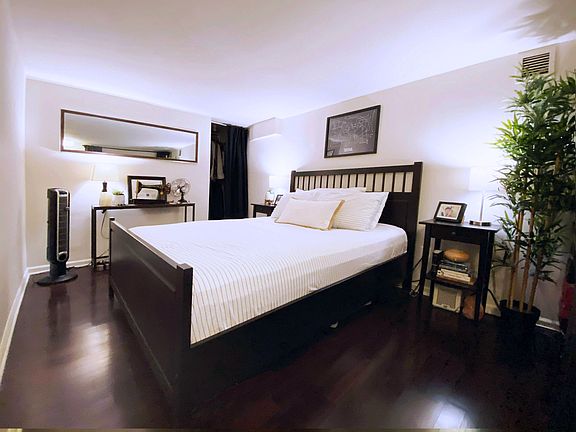 3rd image of 184 Thompson St APT 1W